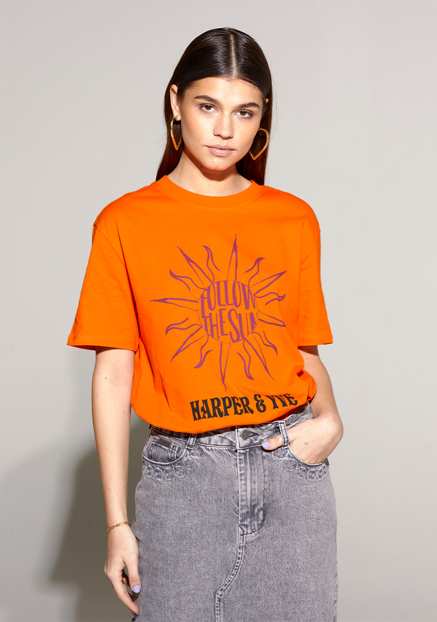 Harper & Yve T-shirt Followthesun SS24D300 Oranje